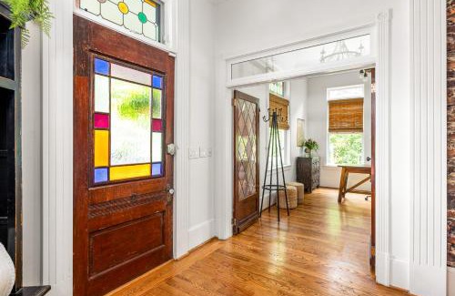 East Side House | City Splendor in Historic Grant Park