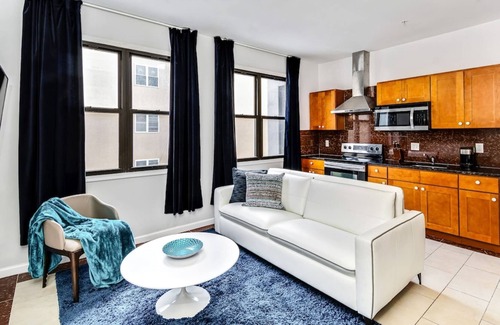 Chinatown Apartment | City Stay in Style! Steps Away From Reading Terminal
