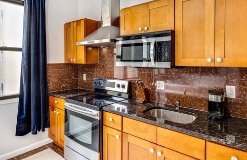 Chinatown Apartment | City Stay in Style! Steps Away From Reading Terminal