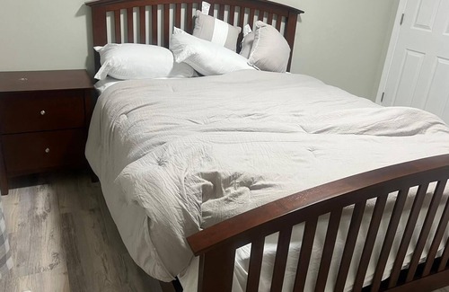 Washington Park Apartment | City town house for a quick get away. Its close to anything Rhode Island offers