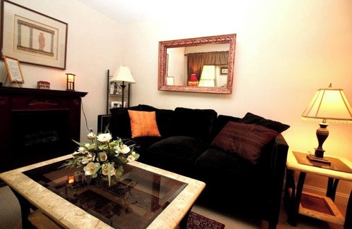 Central Northside House | City townhouse with a country feel. Steps to downtown, stadiums and attractions.