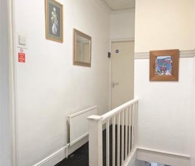 Kettering House | City Vacations Kettering free WiFi for ' Short & Long stays ' Shared bathroom & Shared Kitchen Single room for 1 Adult