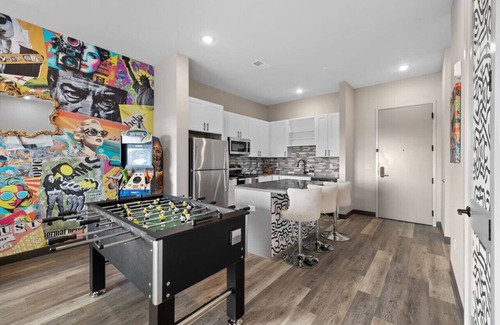 South Nashville Apartment | City Vibes: Arcade, Sleeps 4 & Near Broadway!