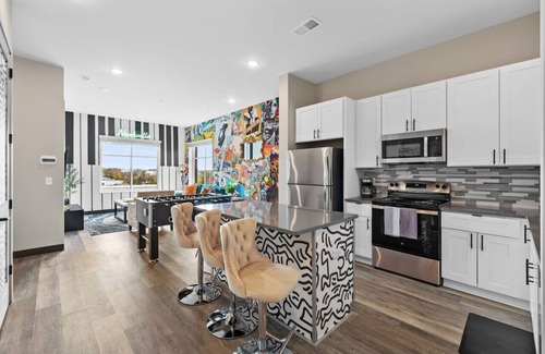 South Nashville Apartment | City Vibes: Arcade, Sleeps 4 & Near Broadway!