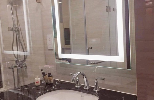 Tran Phu Beach Condo | City View Balcony 5*Apartment, FREE Gym & Pool