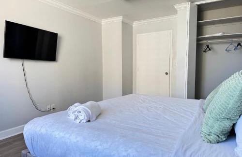 Downtown Atlanta Apartment | City View Newly Renovated 3 Beds with Free Parking LM
