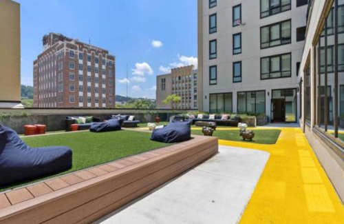 Five Points South Apartment | City Views 2BR Floor-to-Ceiling Windows