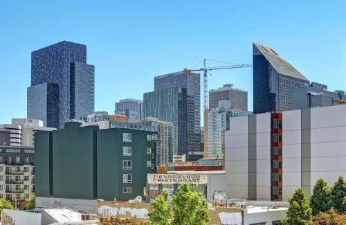 Belltown Apartment | City Water View Oasis with Pool & Gym near Cruise in Heart of Seattle