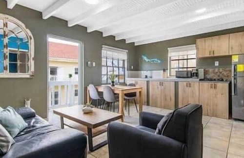 Colon Apartment | Citylife Apartments - Pool/Free Parking/in Willemstad. Apartment J