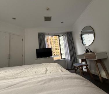 Northcote Apartment | Citylife getaway Pool Gym SKB