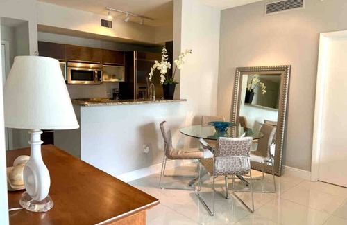 Downtown West Palm Beach Condo | CityPlace Luxury Turnkey 2-Bdrm, 2-Bathroom Apt in the Heart of Downtown WPB