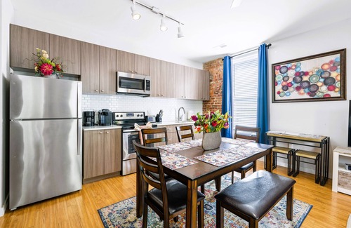 Downtown Chattanooga Condo | Cityscape 2- City Hoppers -King Bed Music District