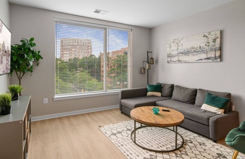 Alexandria West Apartment | Cityscape | DC | Free-Parking