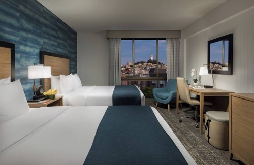 Fisherman's Wharf Hotel | Cityscape Queens Room, Caza, Family Comfort, By Pier 39
