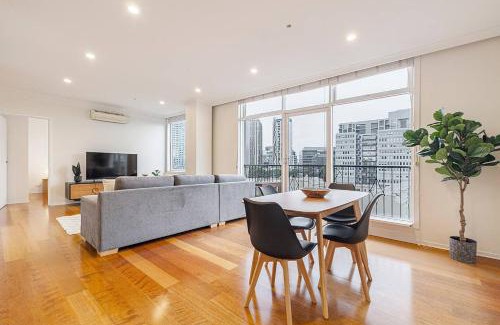 Southbank Apartment | Cityscape Retreat - Modern Comfort near Yarra River