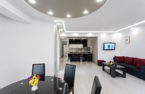 mtatsminda Apartment | Cityview Elegance