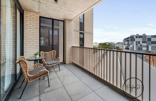 Newcastle Apartment | Civic Central Summary