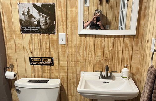 Tuscumbia Cabin | Clabe Tiny Cabin Osage River