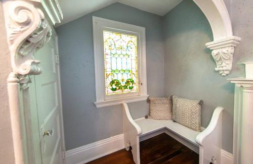 Seventh Ward House | Claiborne Historic Mansion - 5 bed-3bath