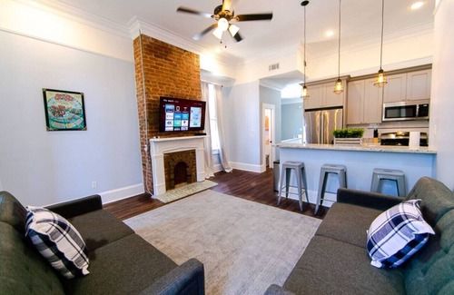 Seventh Ward Apartment | Claiborne Historic Victorian Mansion Historic Getaways