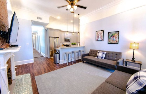 Seventh Ward Apartment | Claiborne Historic Victorian Mansion Historic Getaways