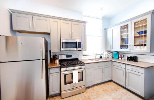 Seventh Ward Apartment | Claiborne Historic Victorian Mansion 5bed-3ba