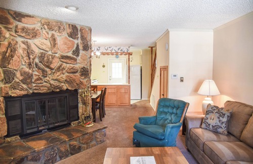 Red River Apartment | Claim Jumper #17 Townhouse with High Speed Wifi