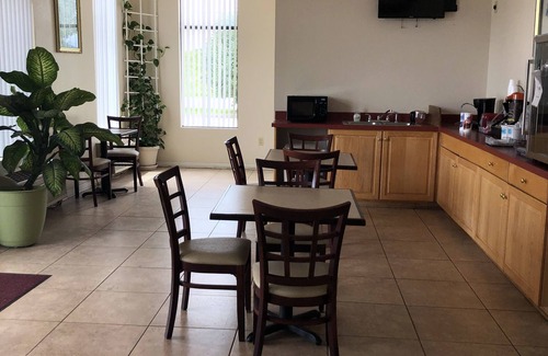 Jasper Hotel | Clairmont Inn