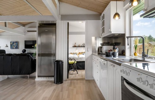 Hou House | "Clarabelle" - 700m from the sea by Interhome