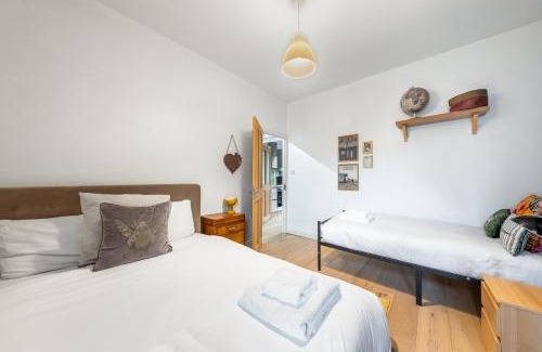 Camberwell Green Apartment | Claremont Apartment B - London