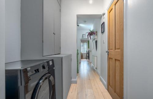 Camberwell Green Apartment | Claremont Apartment B - London