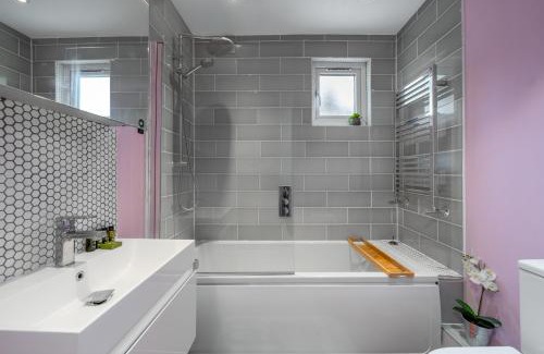 Camberwell Green Apartment | Claremont Apartment B - London