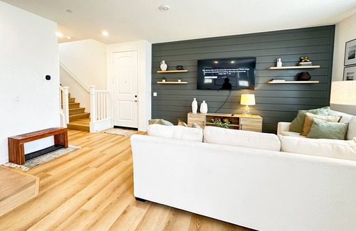 Upland Villa | Claremont Colleges Ontairo Mills Villa min of 30 nights booking required