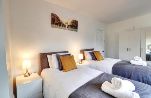 Burnt Oak House | Clarence Place