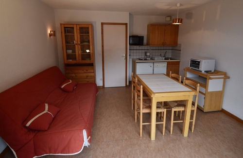 Vaujany Apartment | Claret 2 Studio 3 - One Bedroom Apartment, Sleeps 4