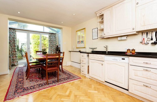 South Kensington House | Clareville Classic, by Veeve