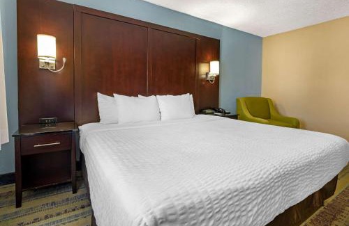 Lexington Hotel | Clarion Hotel Conference Center Lexington North