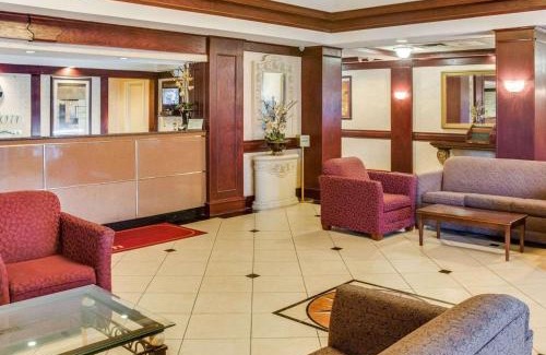Fredericksburg Hotel | Clarion Inn Fredericksburg North