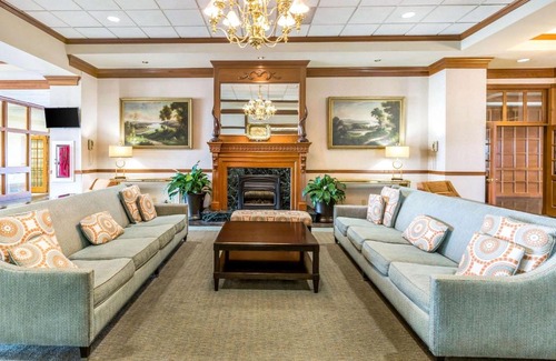 Frederick Hotel | Clarion Inn Frederick Event Center