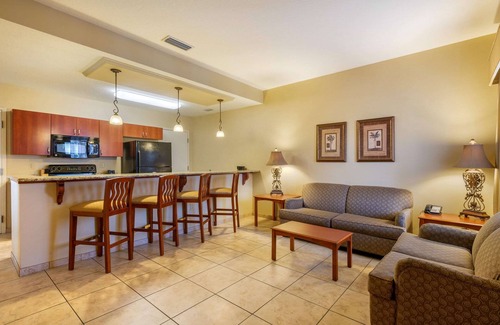 National Gardens Hotel | Clarion Inn Ormond Beach at Destination Daytona