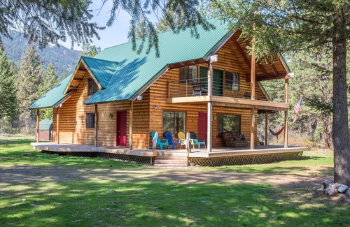 Superior Cabin | Clark Fork River Cabin Retreat