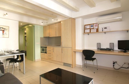 Gothic Quarter Apartment | CLASSBEDROOM GOTHIC LAS RAMBLAS 2