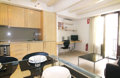 Gothic Quarter Apartment | CLASSBEDROOM GOTHIC LAS RAMBLAS 2