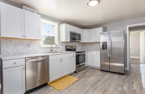 Central - Terry House | Classic 2-bedroom with extra large driveway