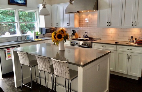Northwest Harbor House | Classic Beach House, Close To Town & Beaches With Pool