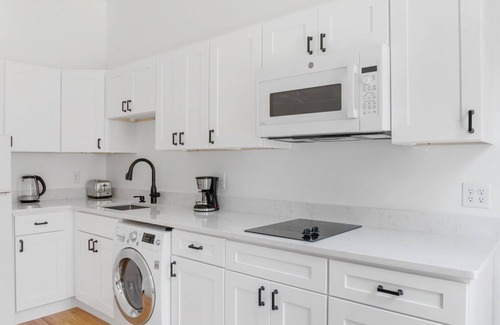 Back Bay Apartment | Classic Boston Studio on Newbury w/A+ shopping and dining by Blueground