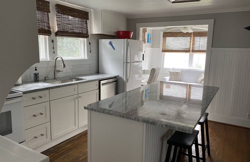 Morehead City House | Classic bungalow with water views, dog friendly & 3 block walk downtown