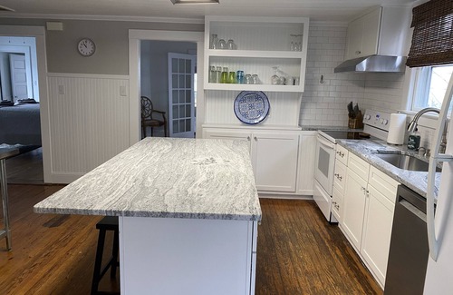 Morehead City House | Classic bungalow with water views, dog friendly & 3 block walk downtown