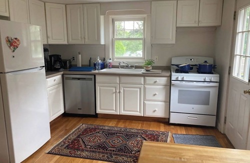South Chatham House | Classic Cape House Walking Distance to the Beach - Many recent upgrades