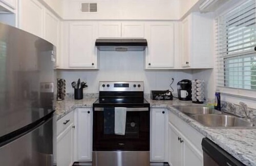 Columbus Apartment | Classic Charm by the Park